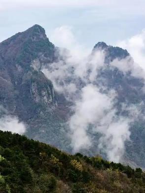 翻过了那座山什么歌